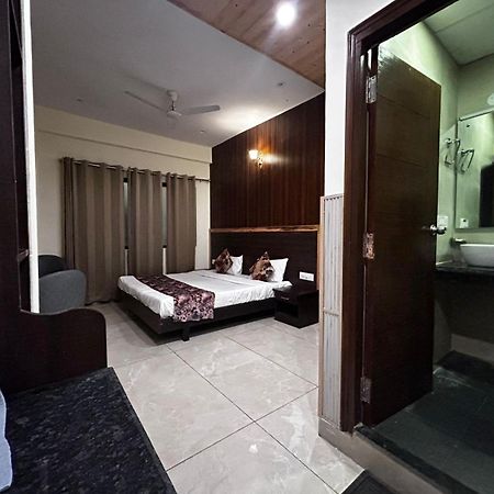 Hangout Inn ภาคัลปูร์ ภายนอก รูปภาพ