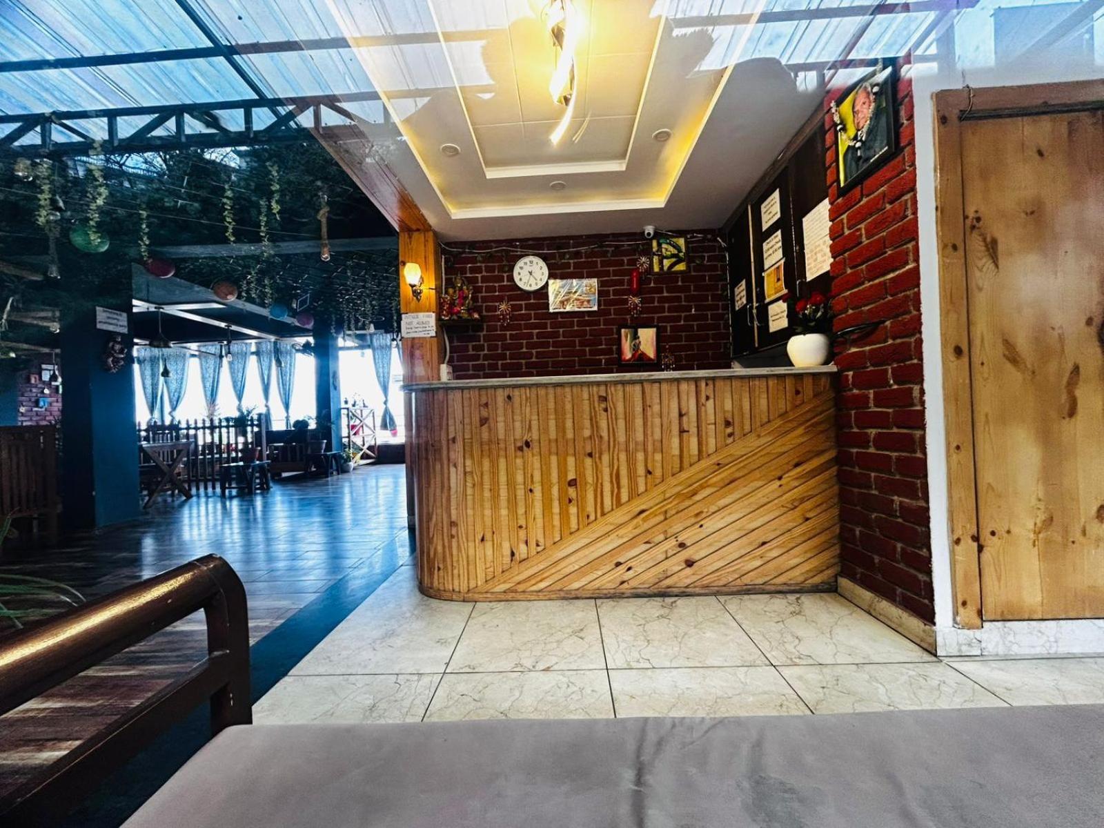 Hangout Inn ภาคัลปูร์ ภายนอก รูปภาพ