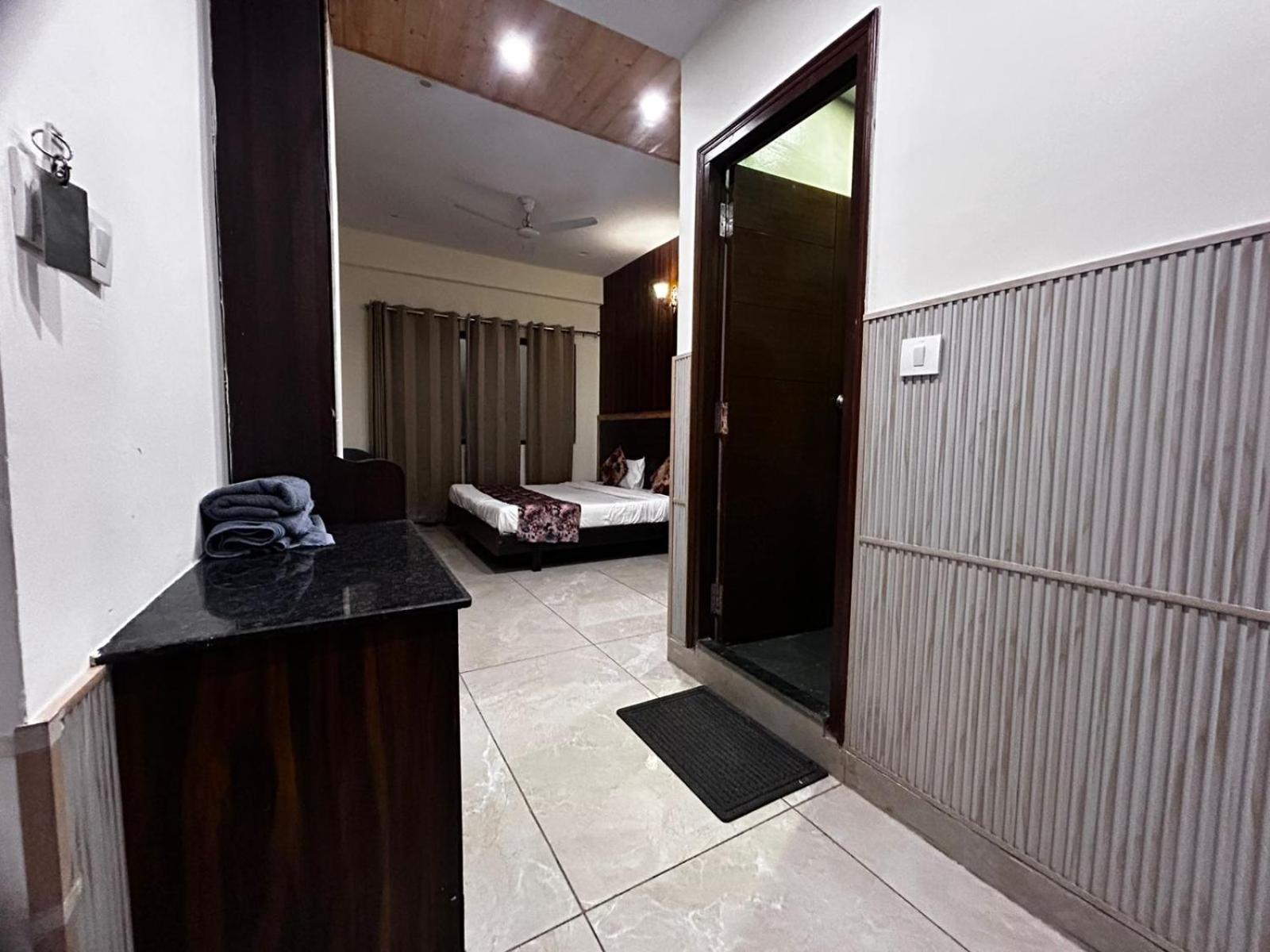 Hangout Inn ภาคัลปูร์ ภายนอก รูปภาพ